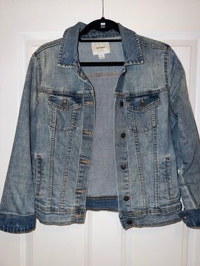 Old Navy Light Blue Denim Jean Jacket - Classic Button-Up